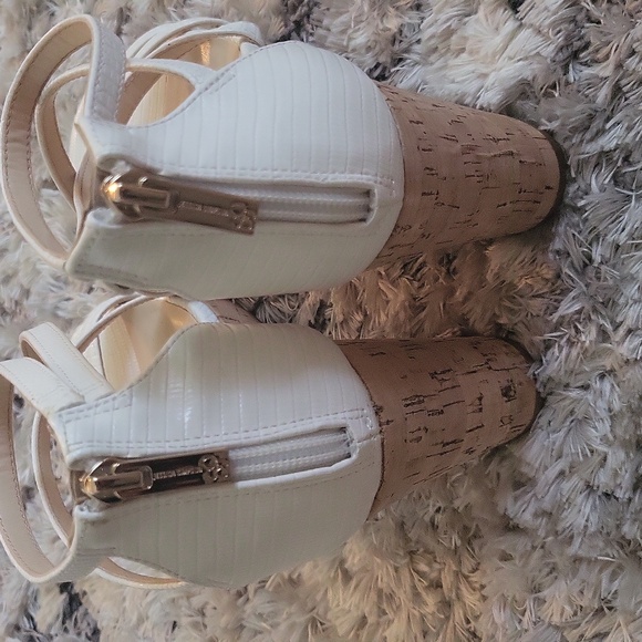 Jessica Simpson wedges. - Picture 4 of 5